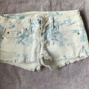 3/$25 American Eagle STRECH wit patterned Jean shorts